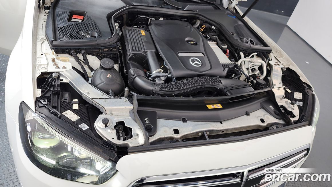 Mercedes-Benz E-Class 2022