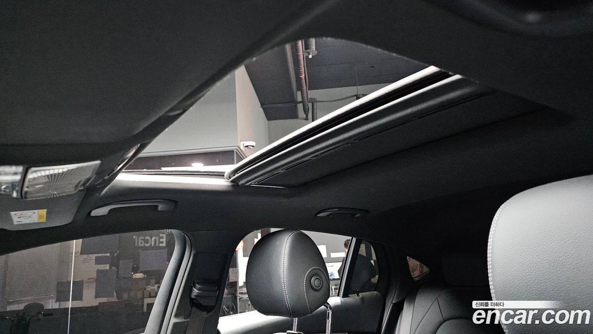 Mercedes-Benz GLC-Class 2021