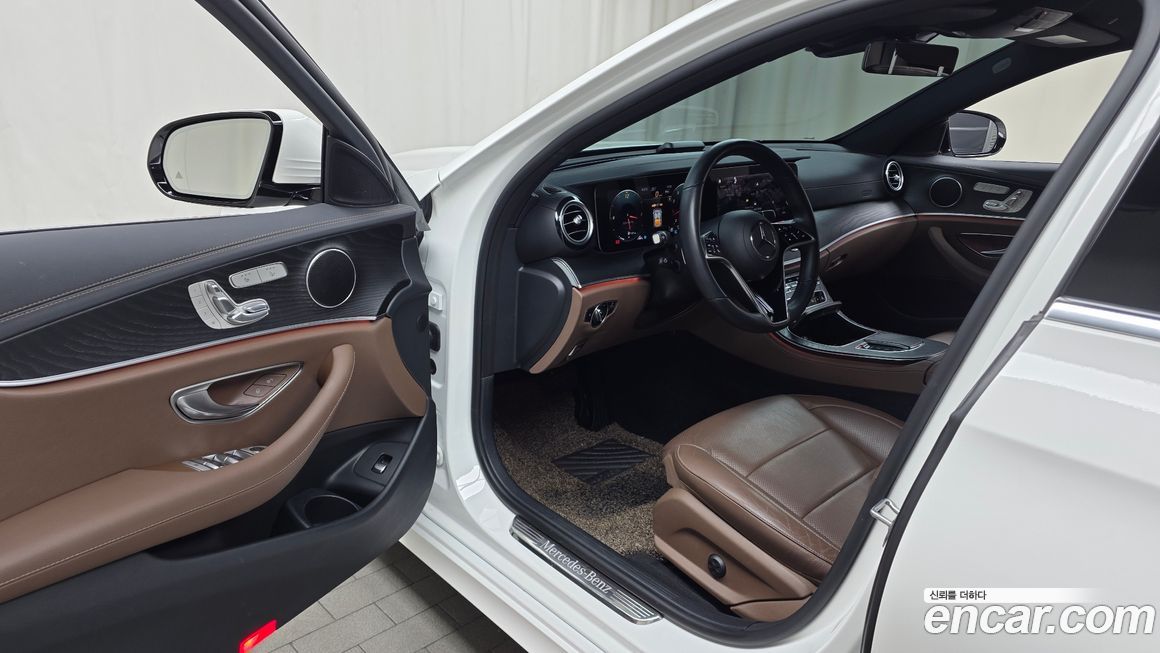 Mercedes-Benz E-Class 2023