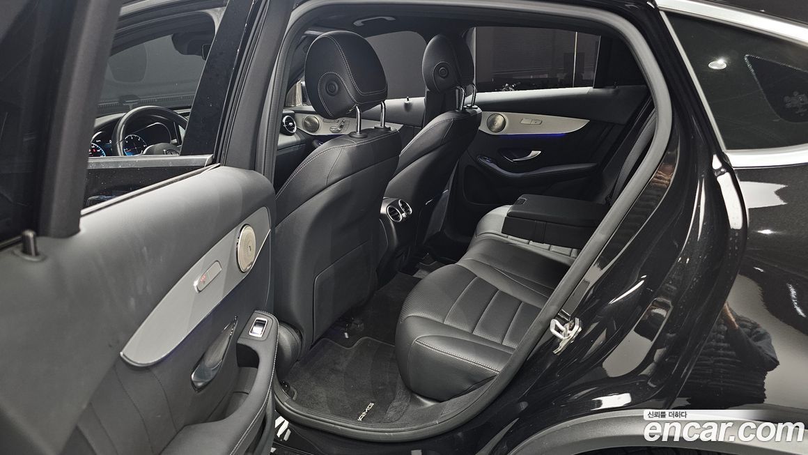 Mercedes-Benz GLC-Class 2021