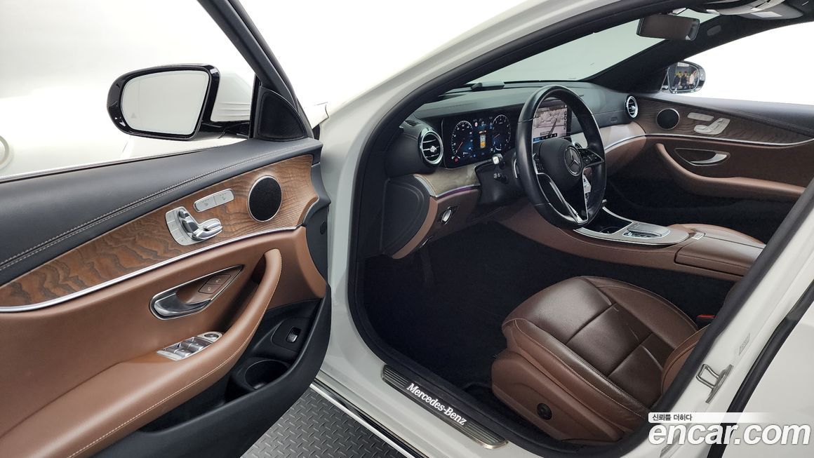 Mercedes-Benz E-Class 2022