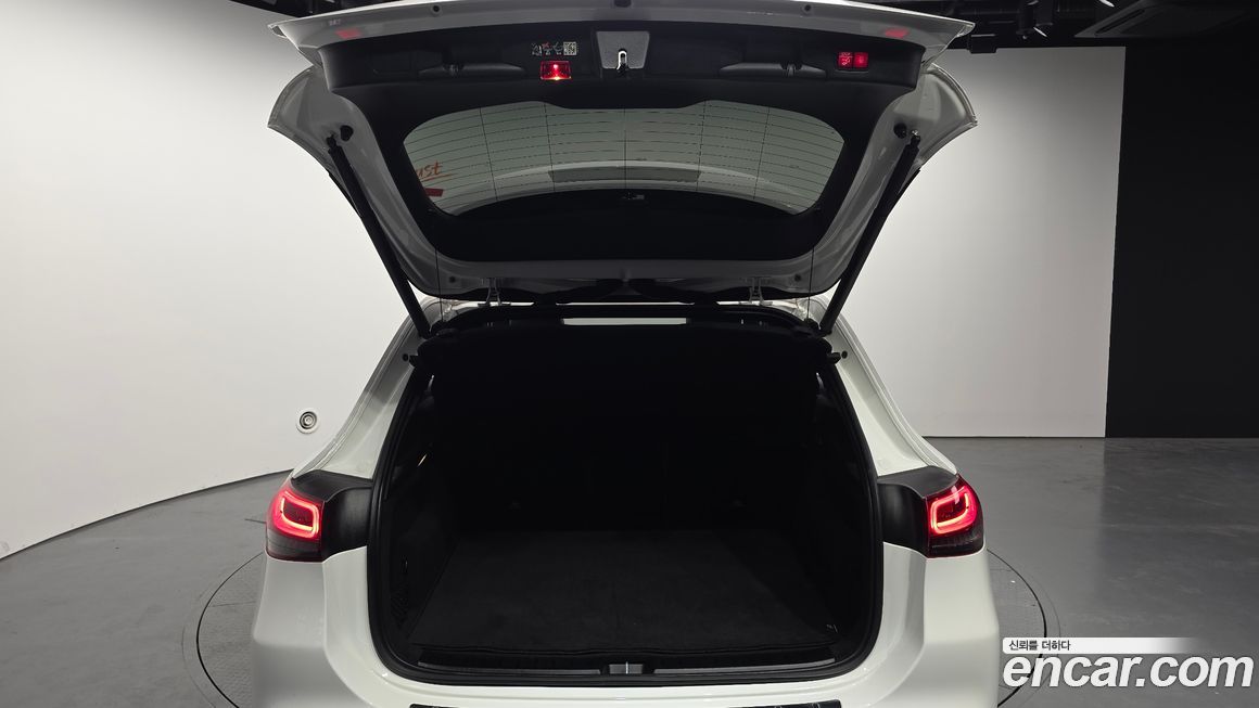 Mercedes-Benz EQA 2023