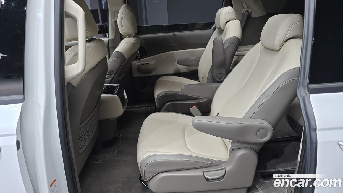 Kia Canival 2025