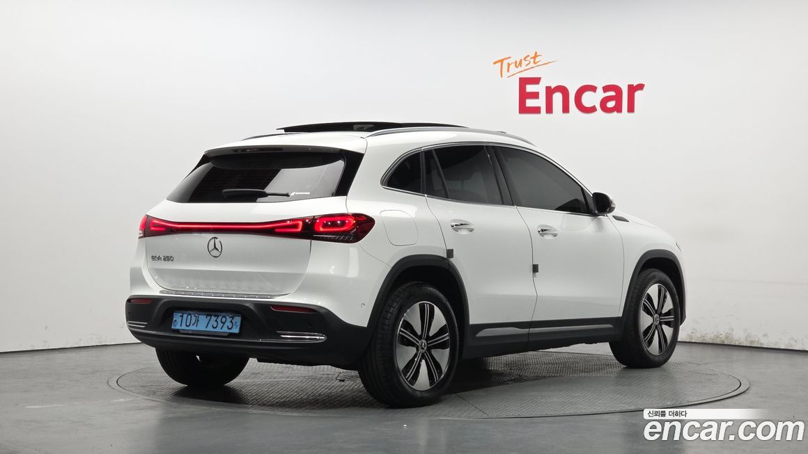 Mercedes-Benz EQA 2023