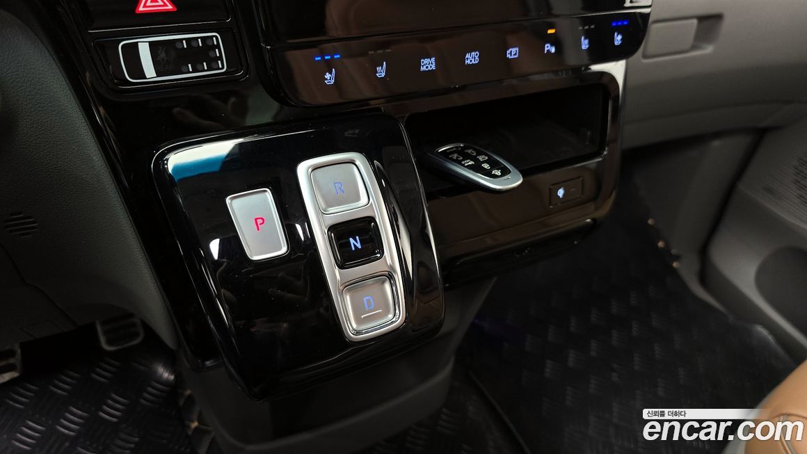 Hyundai Staria 2022