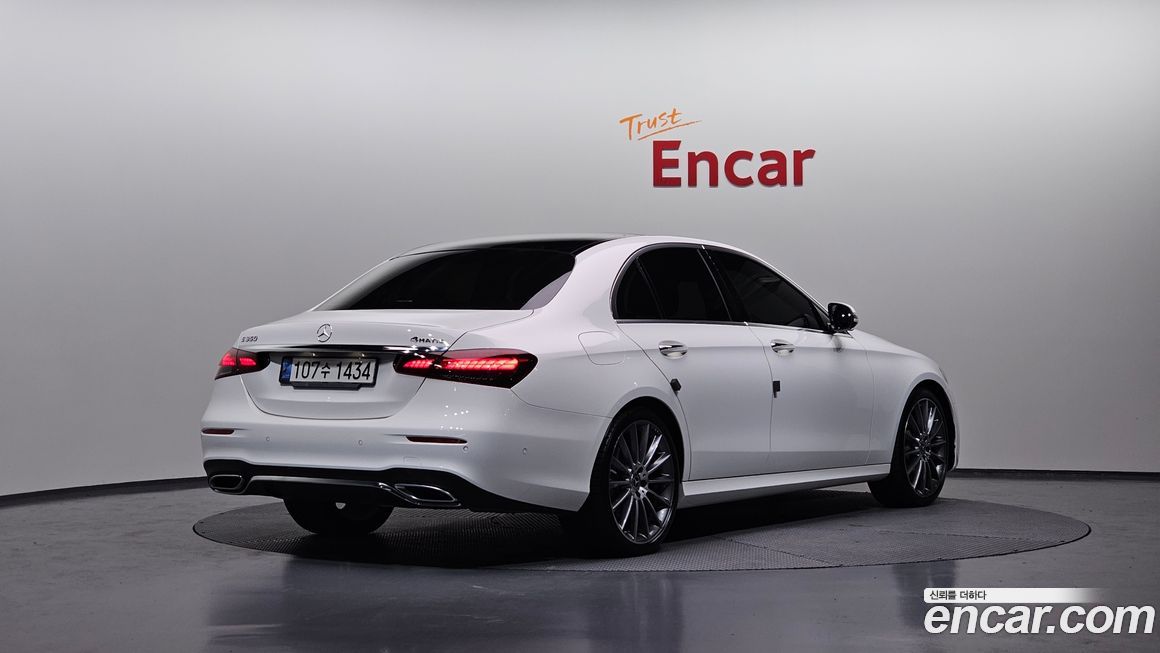 Mercedes-Benz E-Class 2021