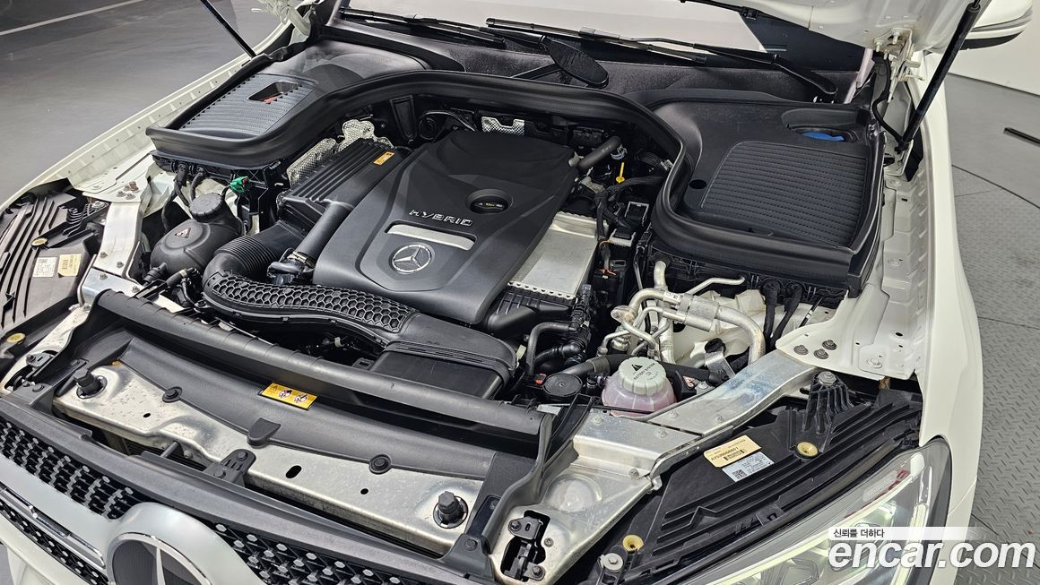 Mercedes-Benz GLC-Class 2021