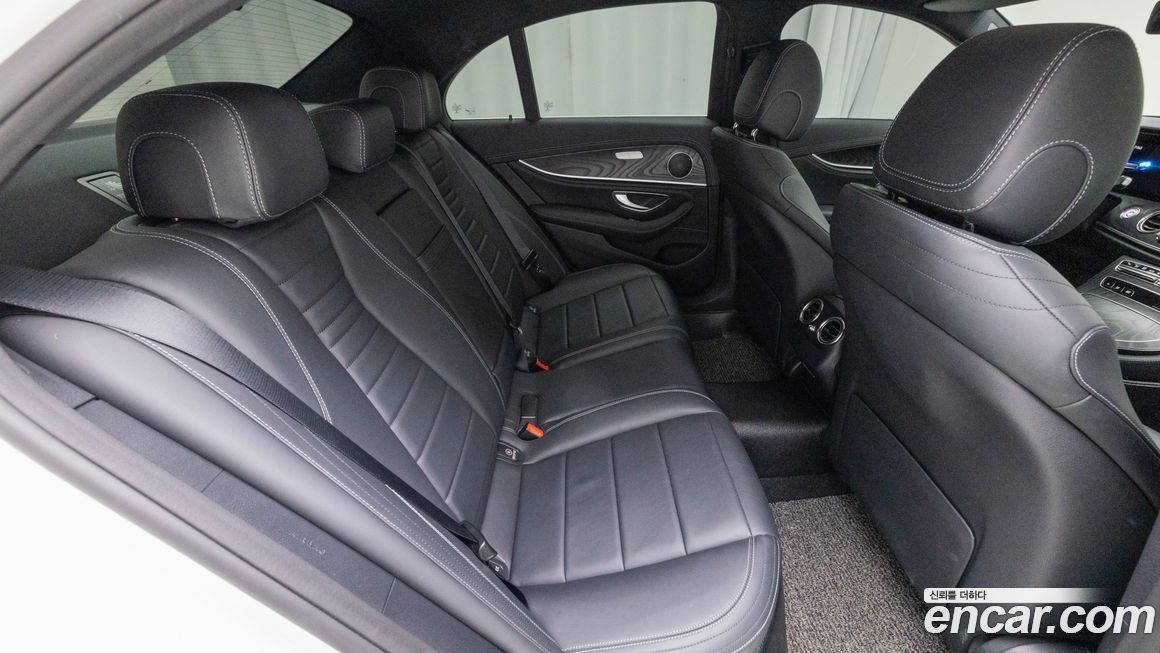 Mercedes-Benz E-Class 2021