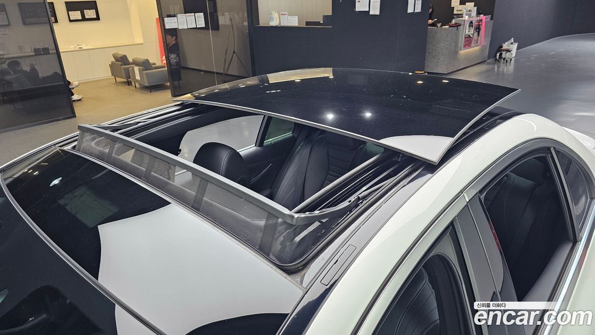 Mercedes-Benz E-Class 2021