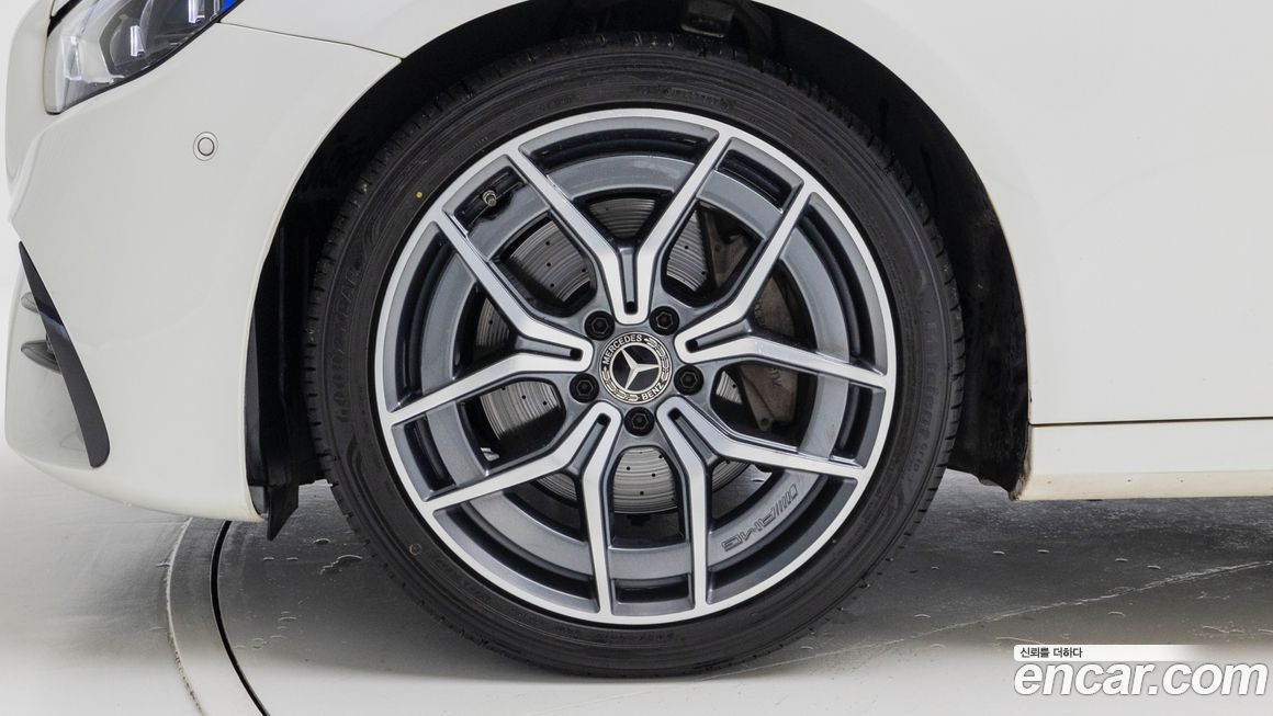 Mercedes-Benz E-Class 2021