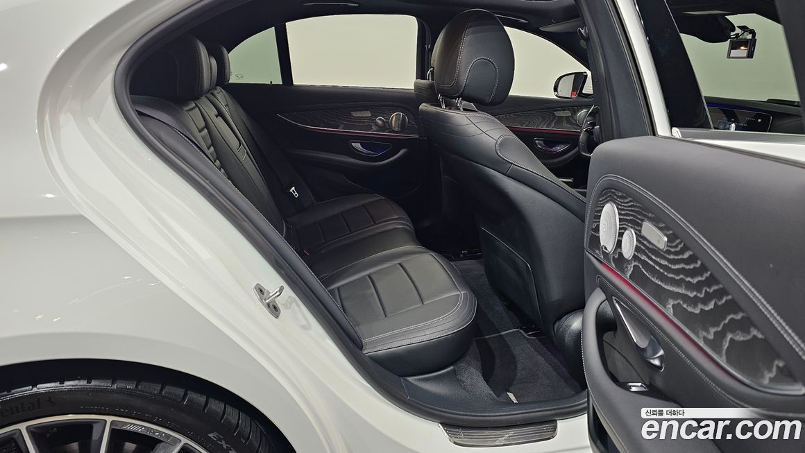 Mercedes-Benz E-Class 2021