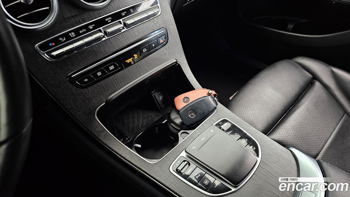 Mercedes-Benz GLC-Class 2021