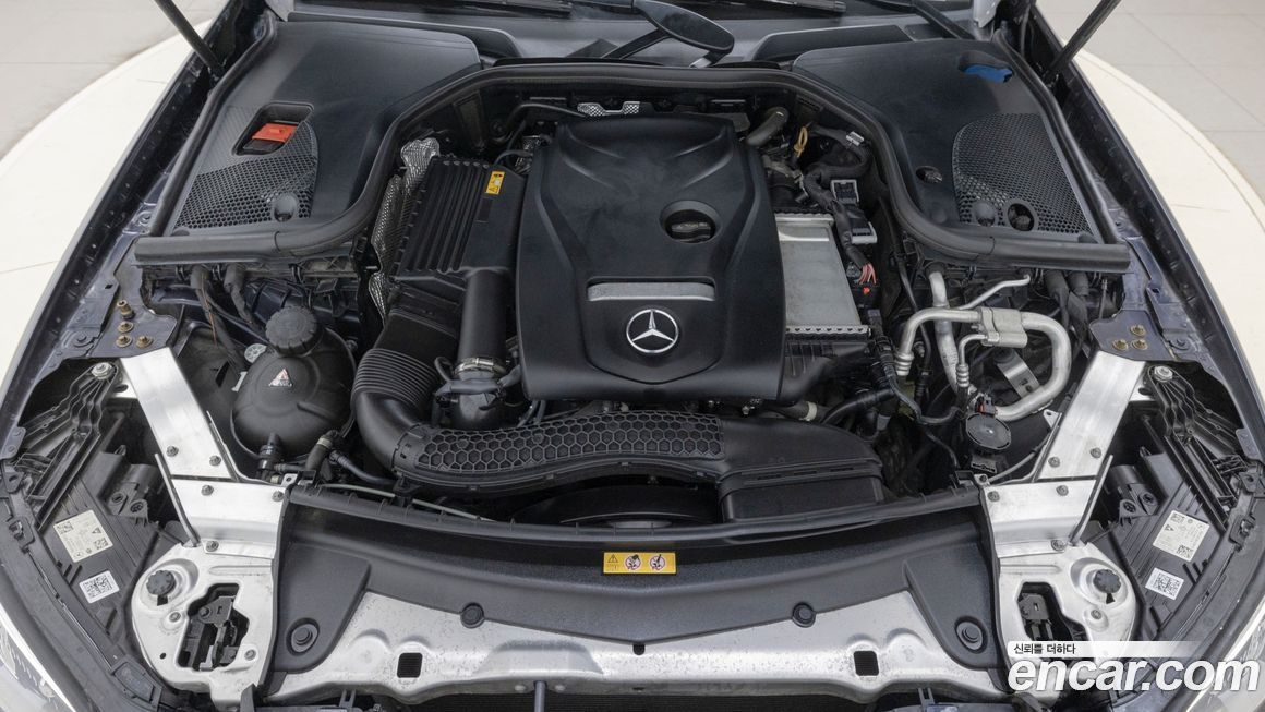 Mercedes-Benz E-Class 2022