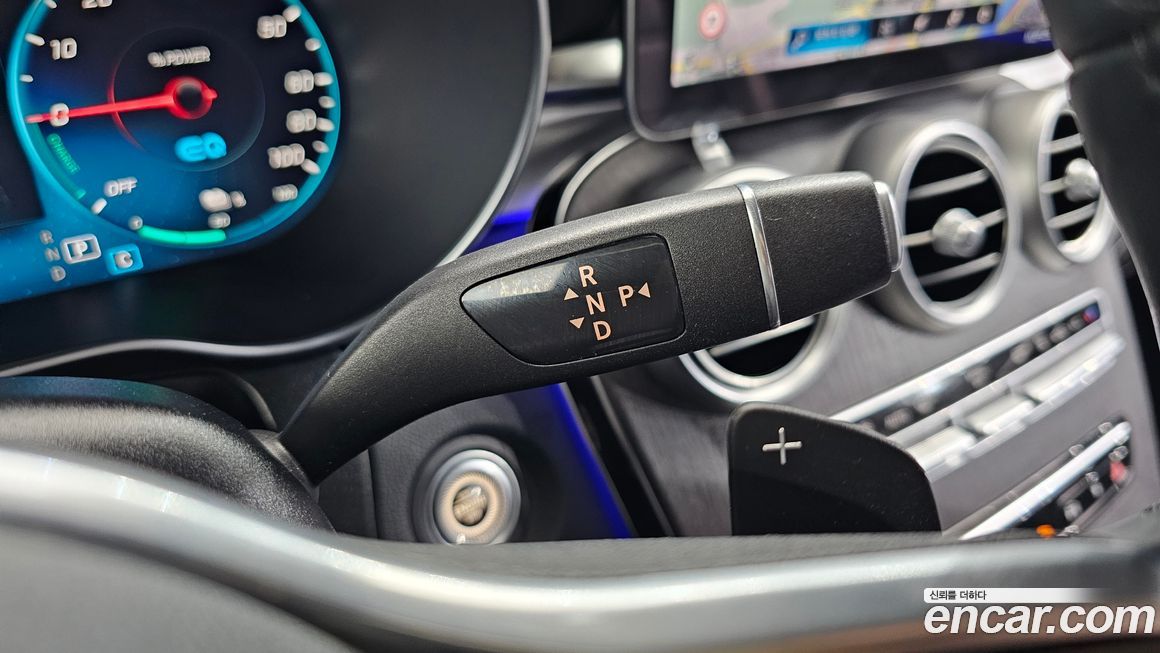 Mercedes-Benz GLC-Class 2021