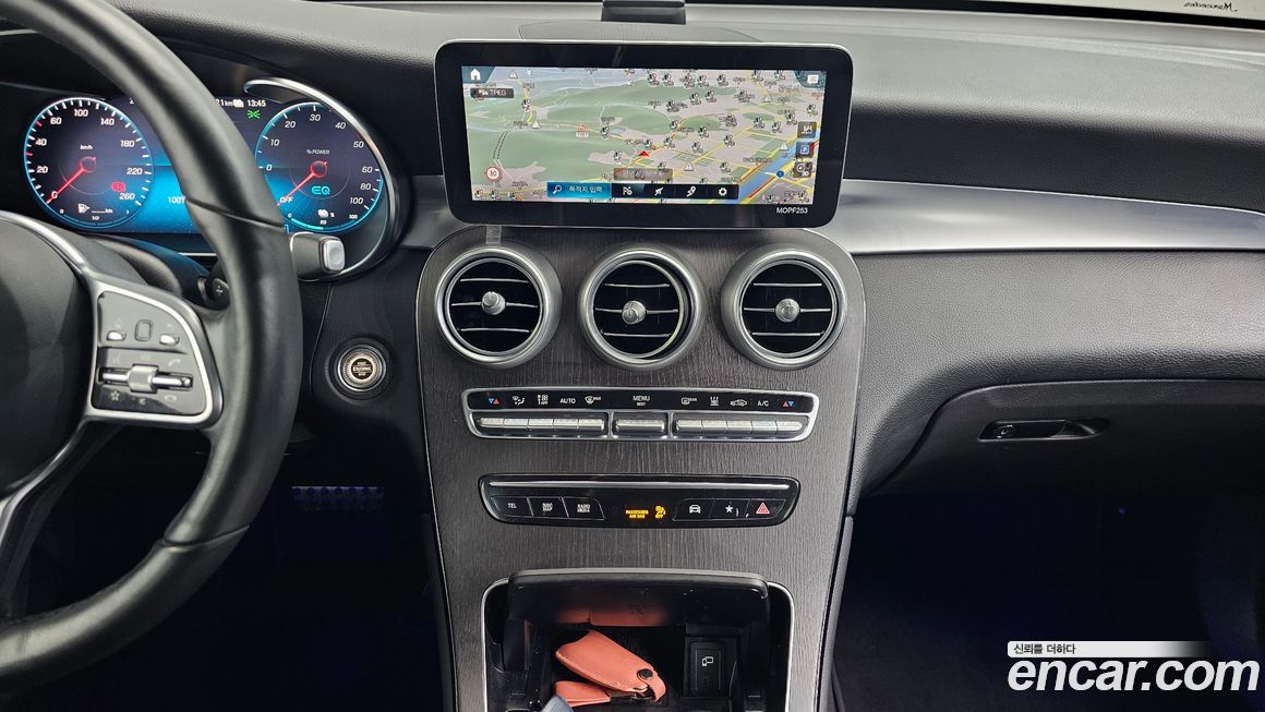 Mercedes-Benz GLC-Class 2021