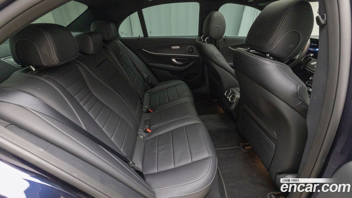 Mercedes-Benz E-Class 2022