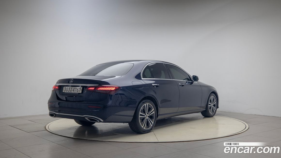 Mercedes-Benz E-Class 2022