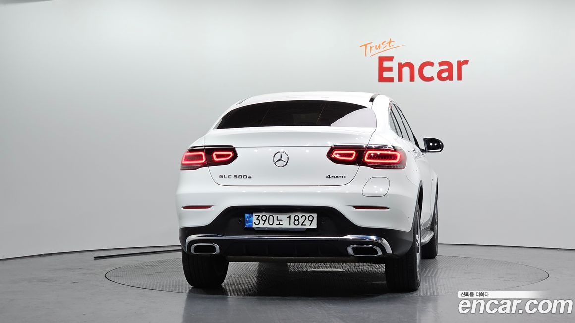 Mercedes-Benz GLC-Class 2021