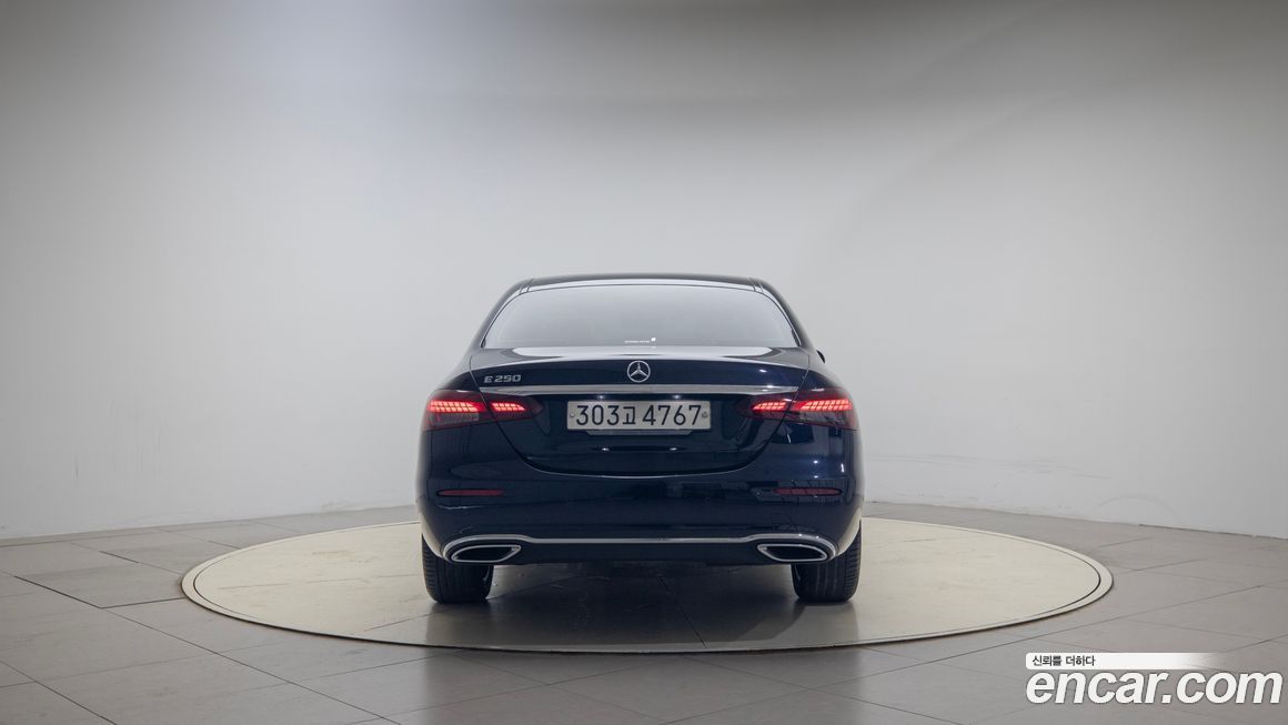 Mercedes-Benz E-Class 2022