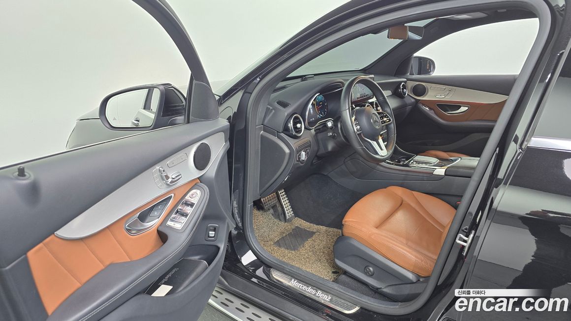 Mercedes-Benz GLC-Class 2021