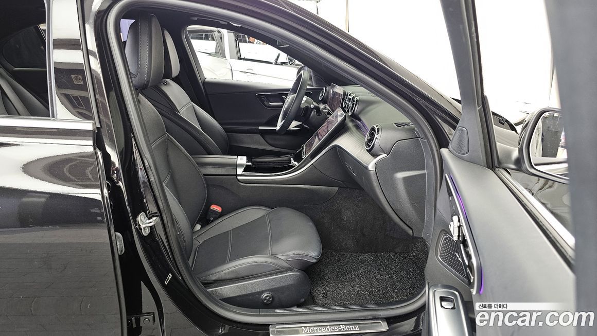 Mercedes-Benz C-Class 2024