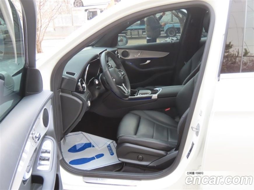 Mercedes-Benz GLC-Class 2021