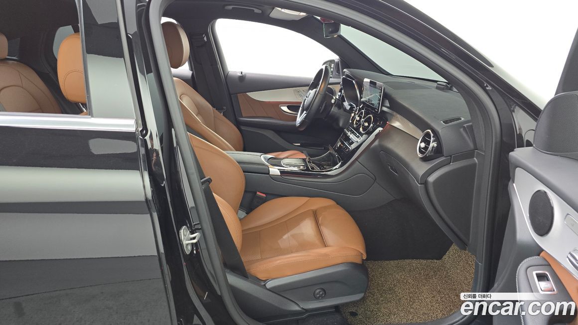 Mercedes-Benz GLC-Class 2021