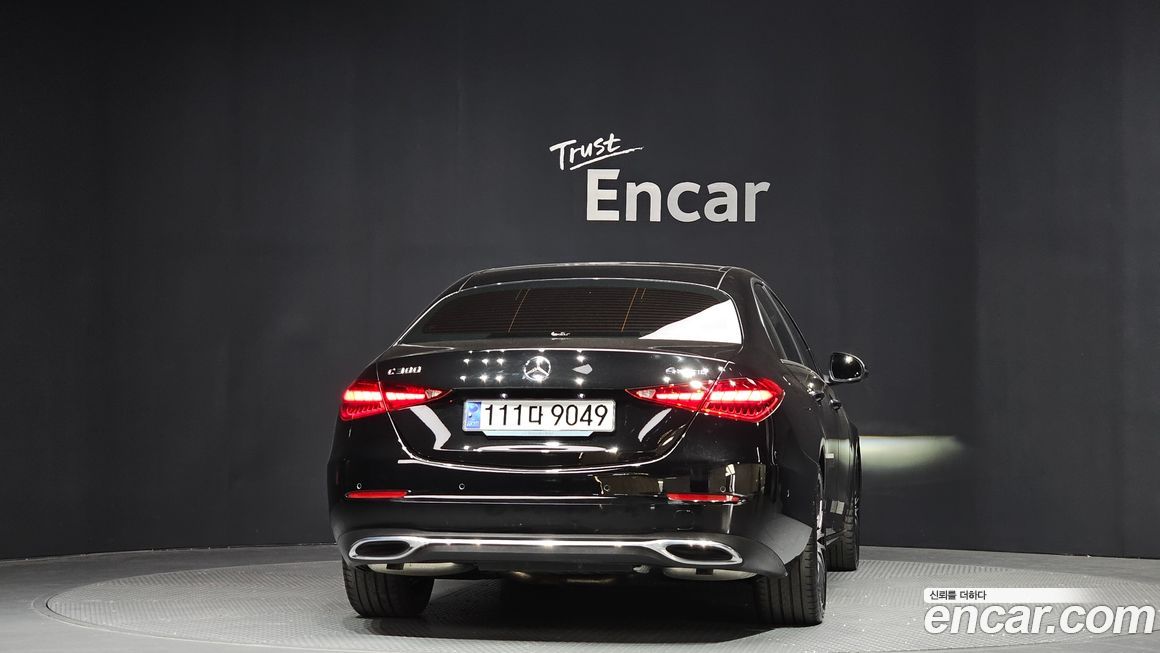 Mercedes-Benz C-Class 2024
