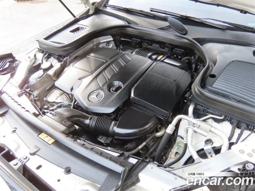 Mercedes-Benz GLC-Class 2021