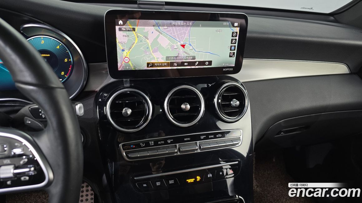 Mercedes-Benz GLC-Class 2021