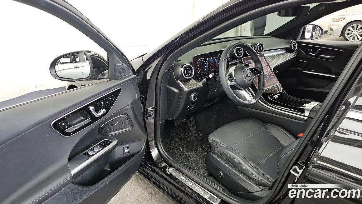 Mercedes-Benz C-Class 2024