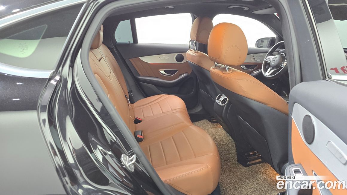 Mercedes-Benz GLC-Class 2021