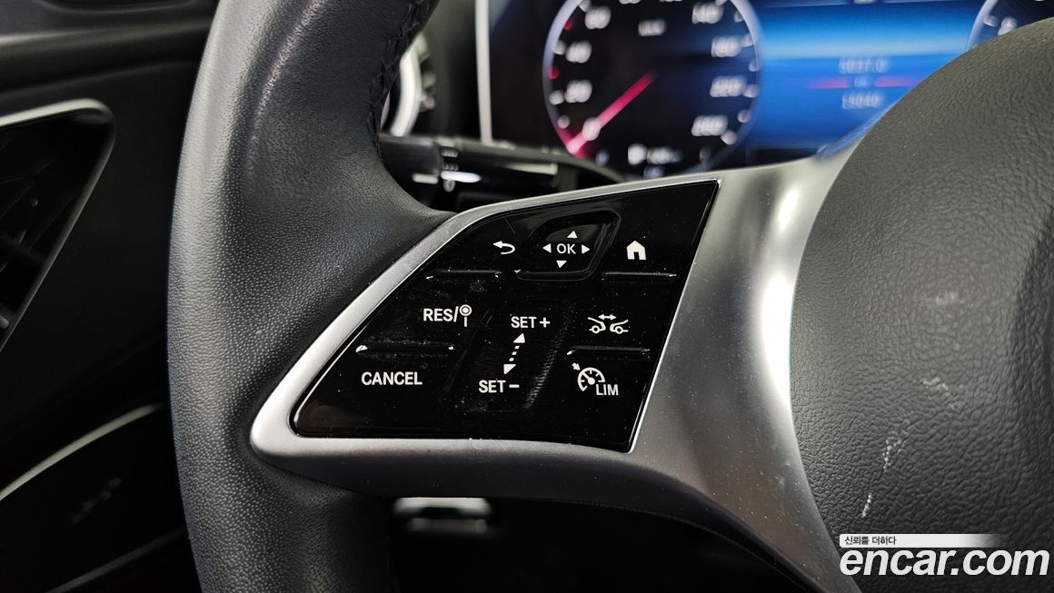 Mercedes-Benz C-Class 2024