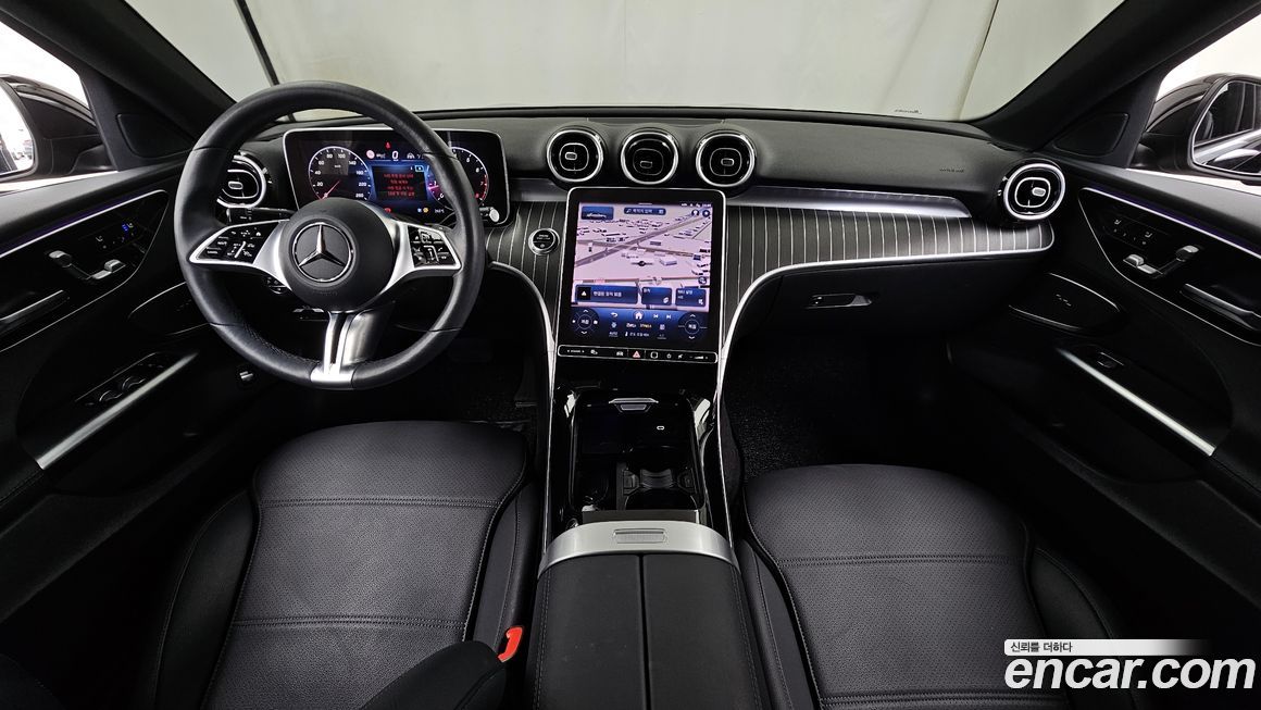 Mercedes-Benz C-Class 2024