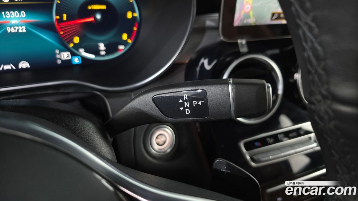 Mercedes-Benz GLC-Class 2021