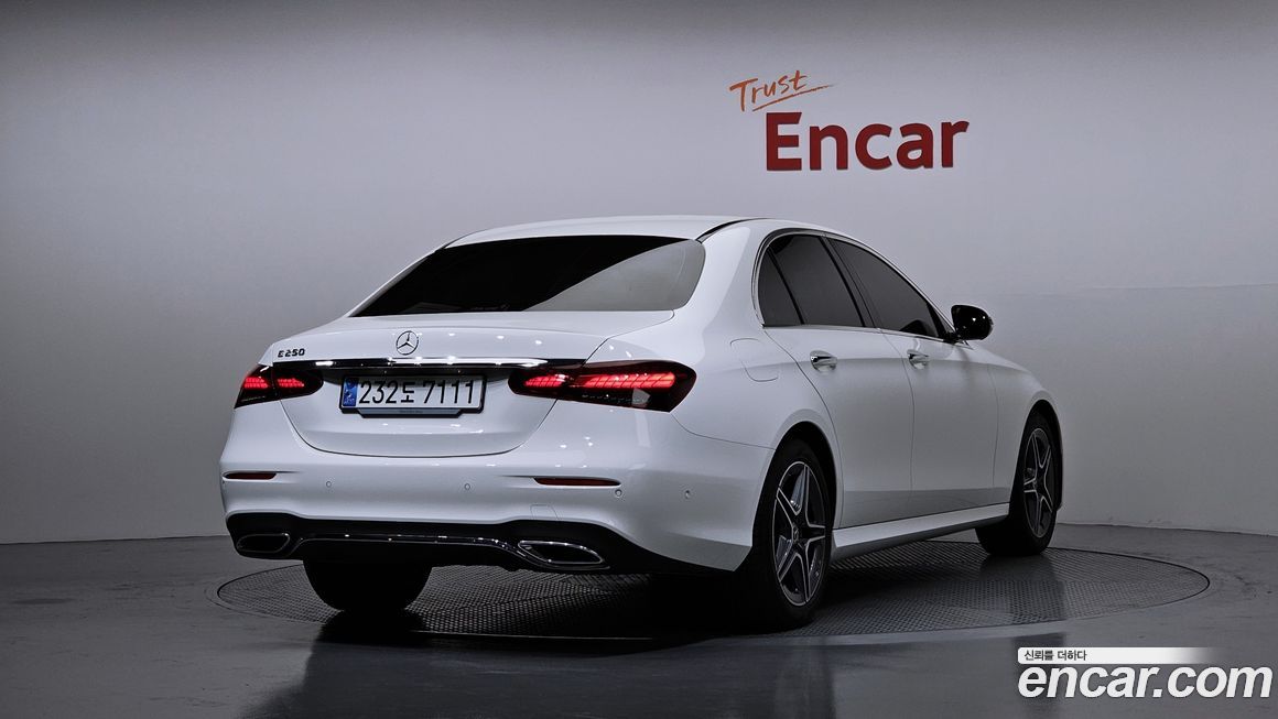 Mercedes-Benz E-Class 2023