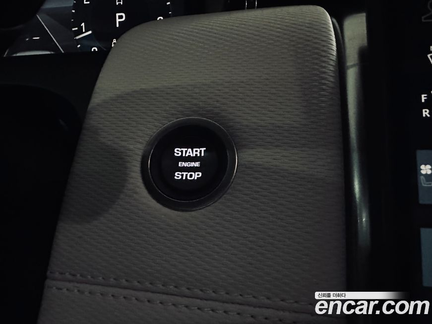 Land Rover Discovery Sport 2024