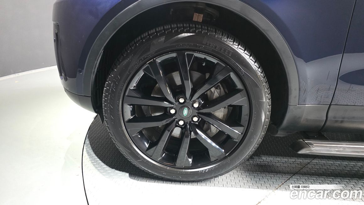 Land Rover Discovery 2022