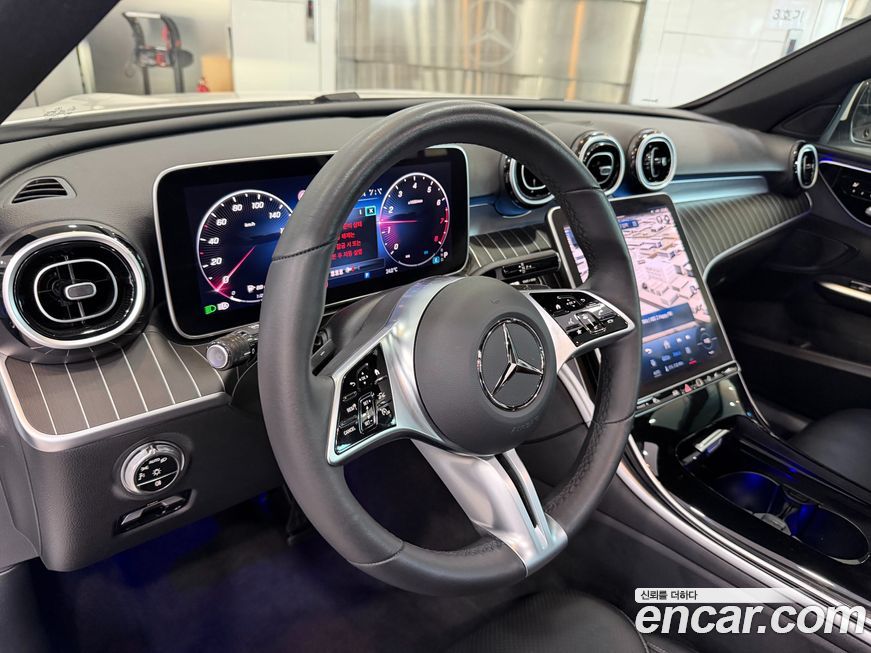 Mercedes-Benz C-Class 2024
