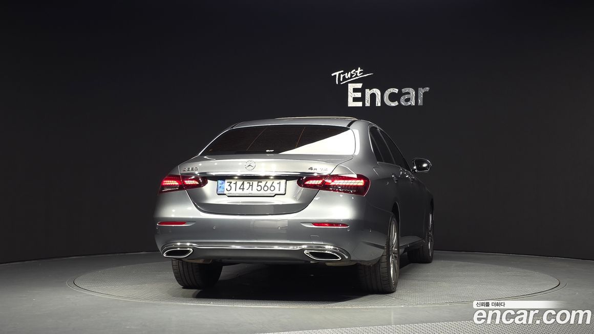 Mercedes-Benz E-Class 2023