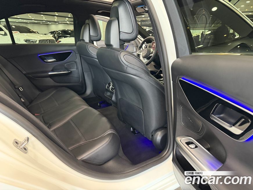 Mercedes-Benz C-Class 2024