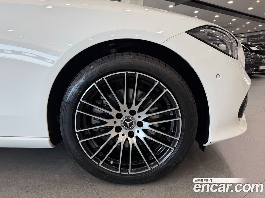 Mercedes-Benz C-Class 2024