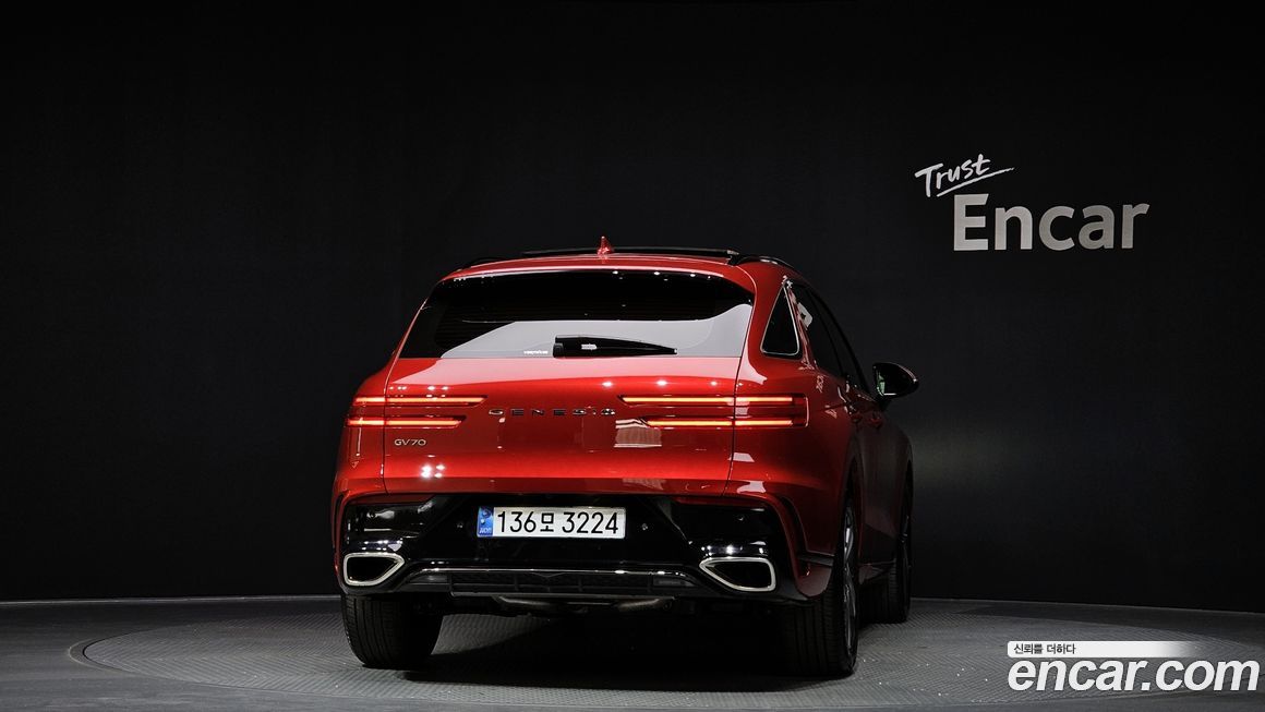 Genesis GV70 2025