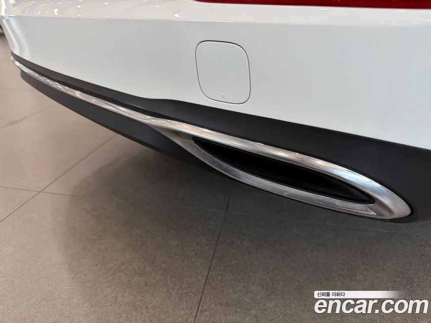 Mercedes-Benz C-Class 2024