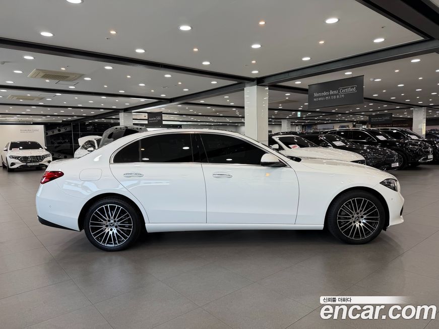 Mercedes-Benz C-Class 2024