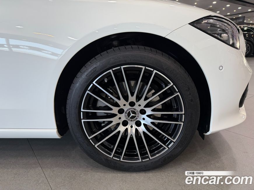 Mercedes-Benz C-Class 2024