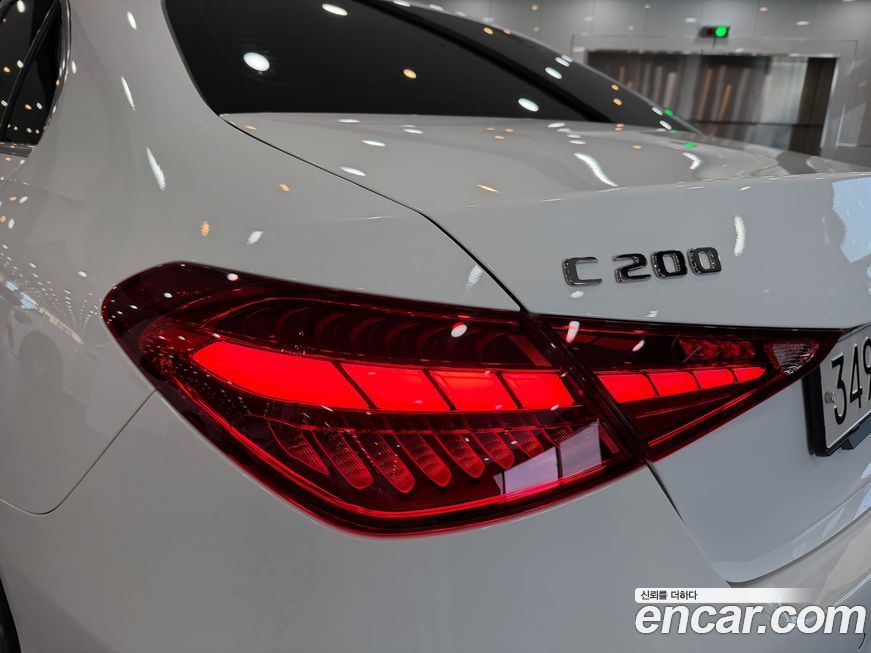Mercedes-Benz C-Class 2024