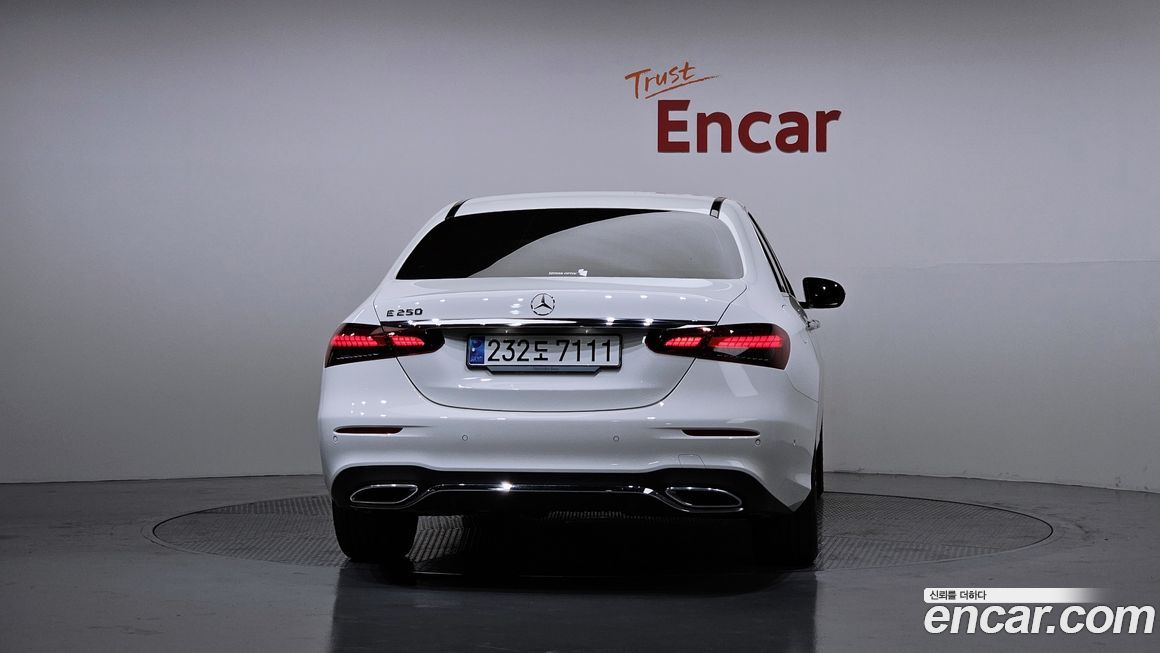 Mercedes-Benz E-Class 2023