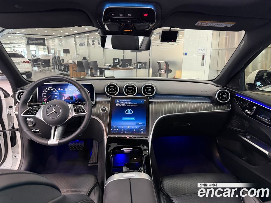 Mercedes-Benz C-Class 2024