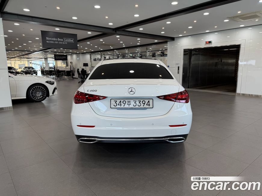 Mercedes-Benz C-Class 2024